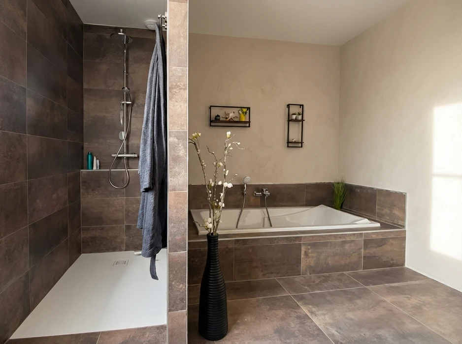 Salle de bain moderne avec douche à l'italienne et baignoire encastrée